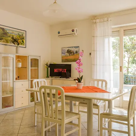 2 Minutes From The Beach, Comfort Appartement *