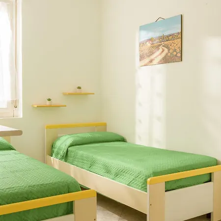 2 Minutes From The Beach, Comfort Apartman Alghero